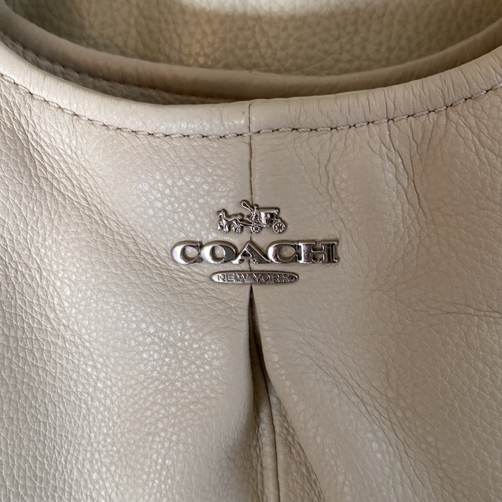 Coach Cream Shoulder Bag - Picture 4 of 13